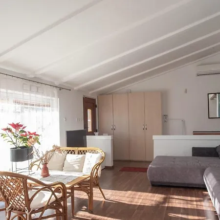 Haus Mirela * Ližnjan