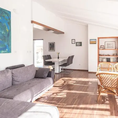 Haus Mirela Apartment *