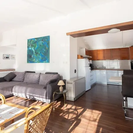 Haus Mirela Лижнян