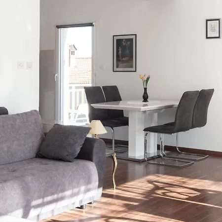 Apartment Haus Mirela Liznjan